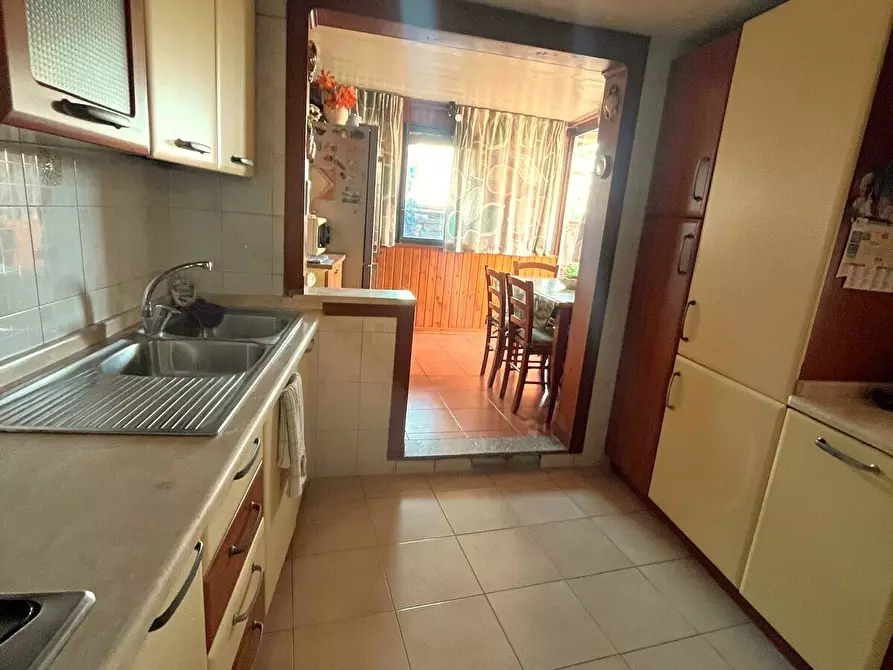 Immagine 5 di Appartamento in vendita  in Via Roma 6 a Gravina Di Catania