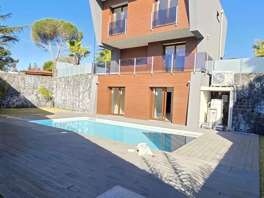 Immagine 1 di Villa in vendita  a Pedara