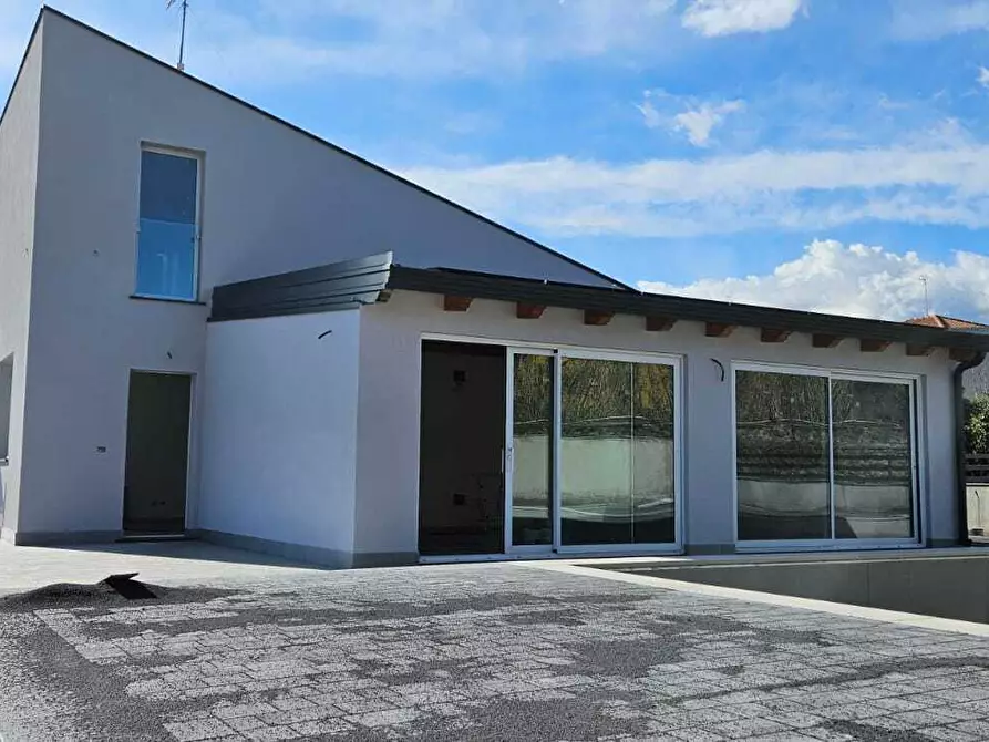 Immagine 2 di Villa in vendita  a Aci Bonaccorsi