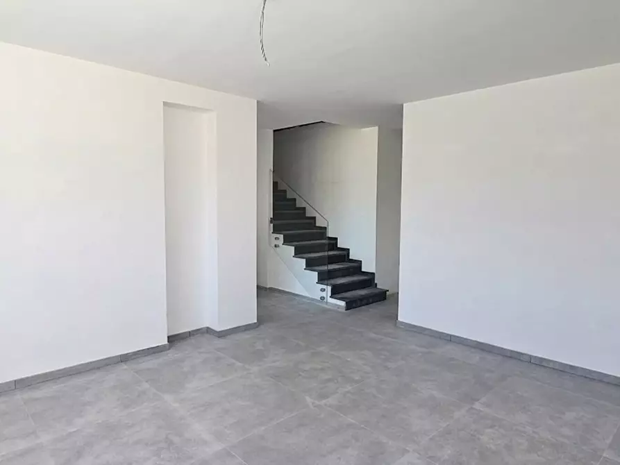 Immagine 5 di Villa in vendita  a Aci Bonaccorsi