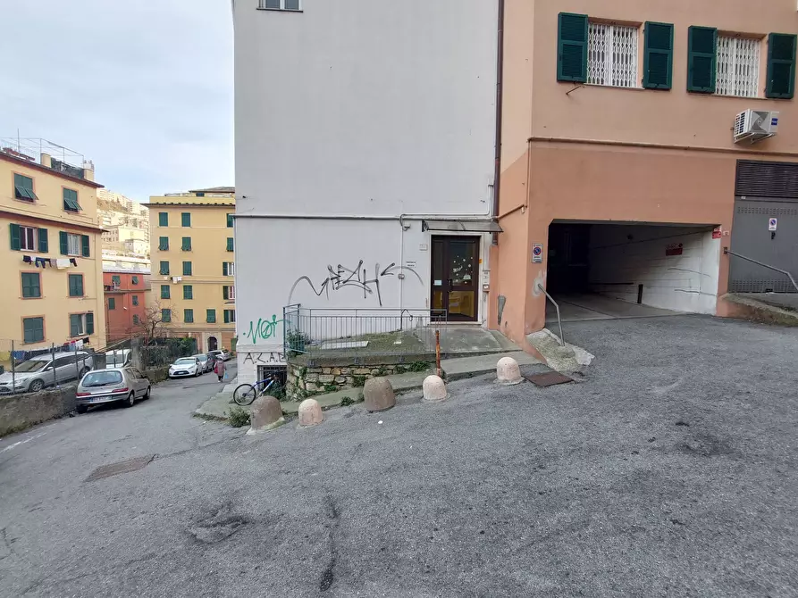 Immagine 37 di Trilocale in vendita  in Passo della Zebra a Genova