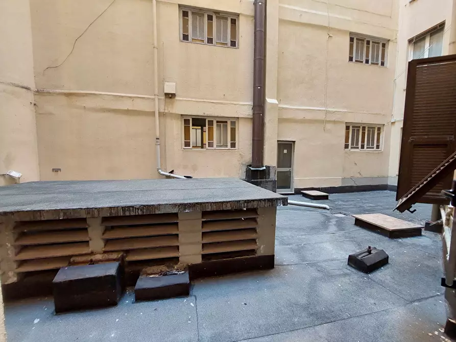 Immagine 37 di Trilocale in vendita  in Corso Magenta a Genova