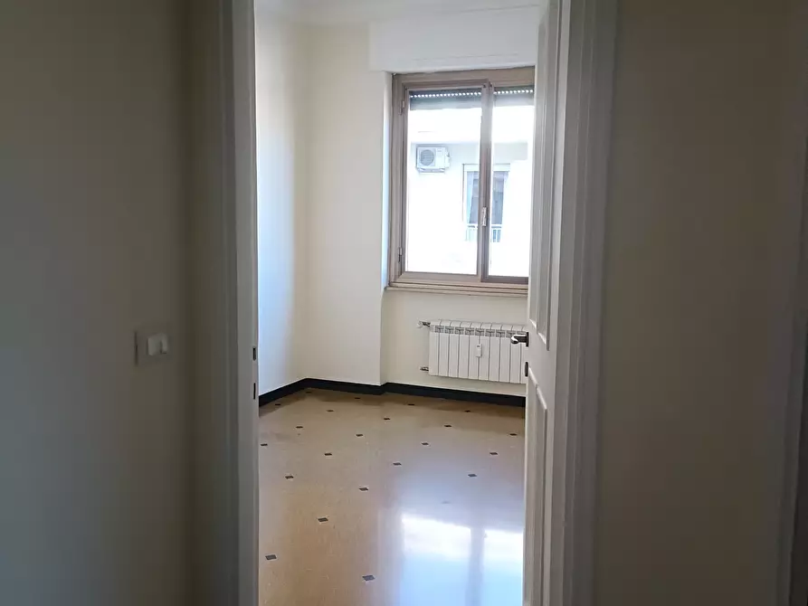 Immagine 13 di Appartamento in affitto  in Via Canevari 24 a Genova