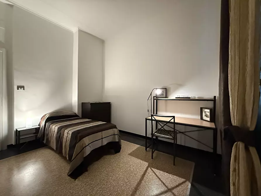 Immagine 30 di Pentalocale in vendita  in Via Fieschi a Genova