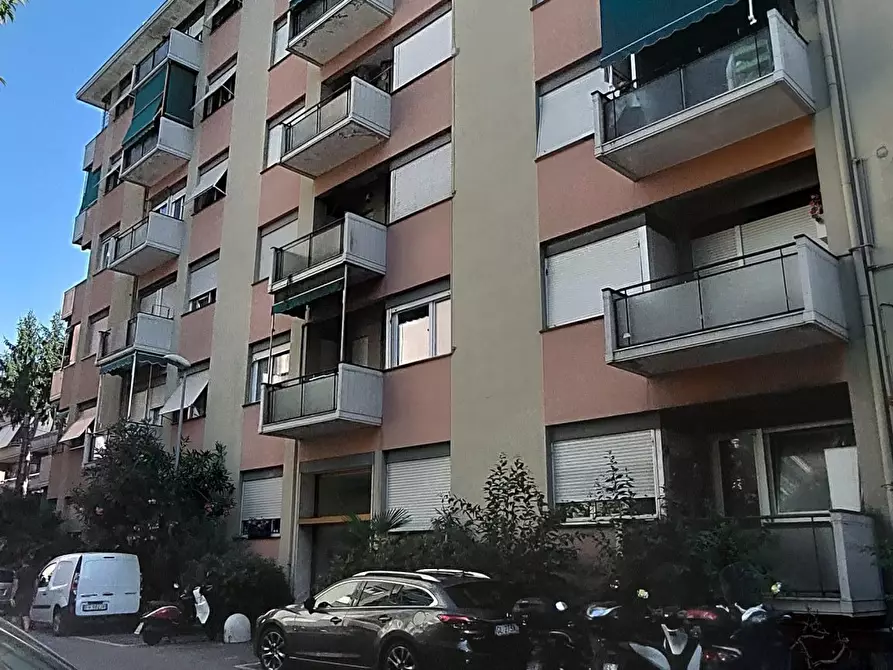 Immagine 34 di Bilocale in vendita  in Via Fratelli Bandiera 3 a Rapallo