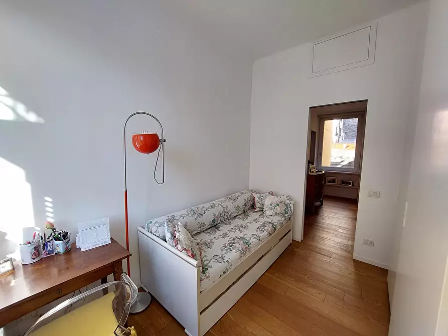 Immagine 50 di Trilocale in vendita  in Via Ameglia a Genova