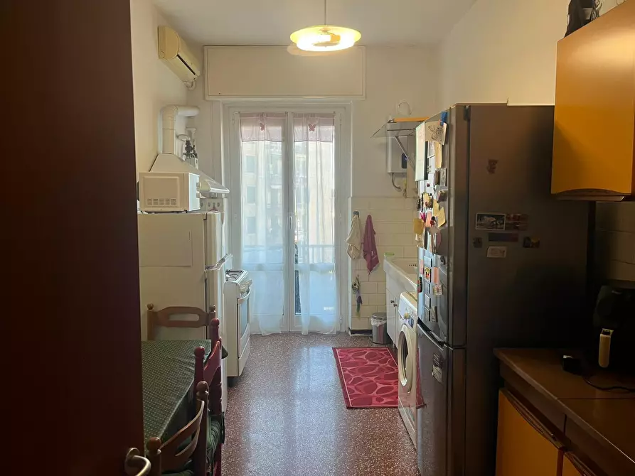 Immagine 7 di Pentalocale in vendita  in Via Federico Donaver 7 a Genova