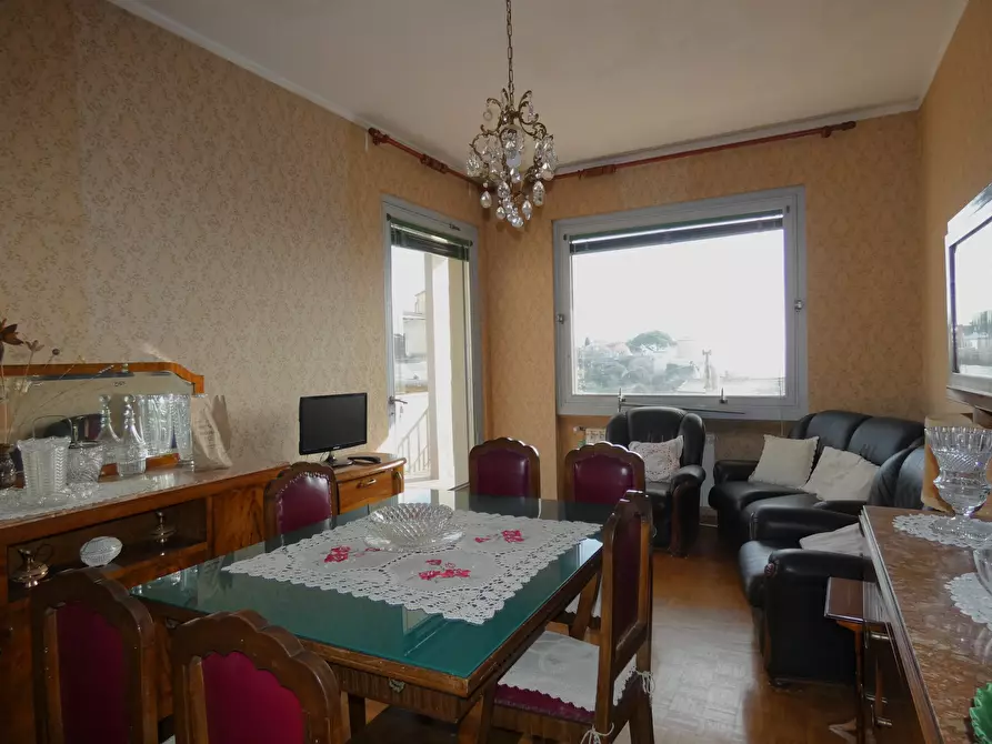 Immagine 1 di Quadrilocale in vendita  in Via Guglielmo Oberdan 26A a Genova