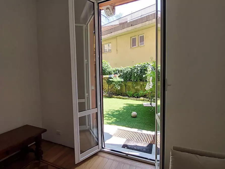 Immagine 11 di Trilocale in vendita  in Corso Magenta a Genova