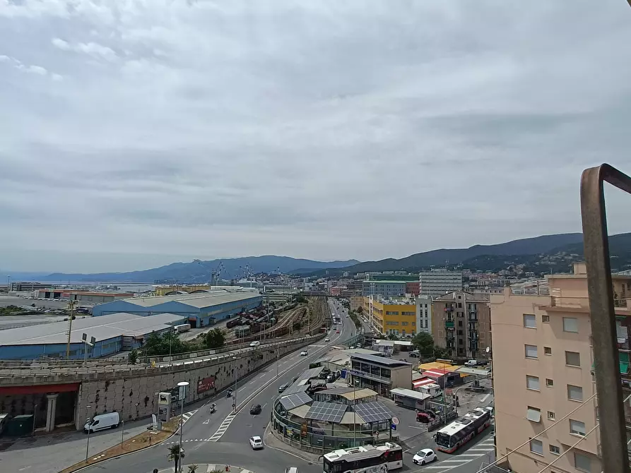 Immagine 15 di Appartamento in vendita  in Via dell'Acciaio 125 a Genova