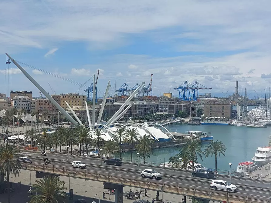 Immagine 30 di Trilocale in vendita  in Via di Sottoripa a Genova
