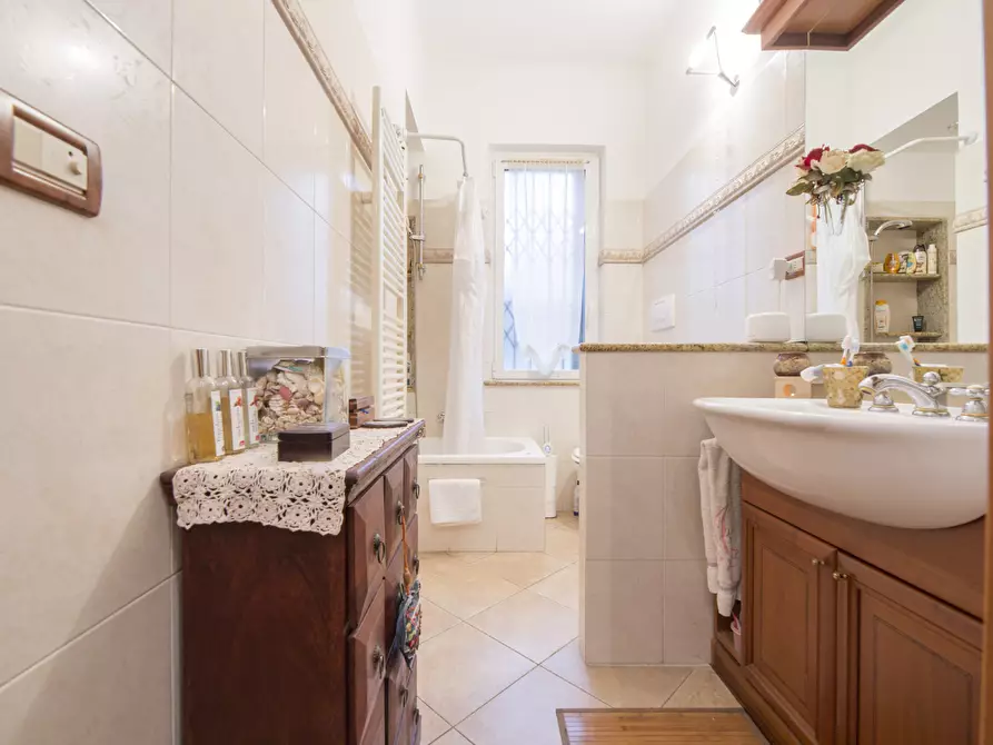 Immagine 10 di Appartamento in vendita  in Via Montenero a Genova