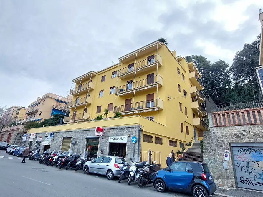 Immagine 29 di Quadrilocale in vendita  in Via Sturla 54 a Genova