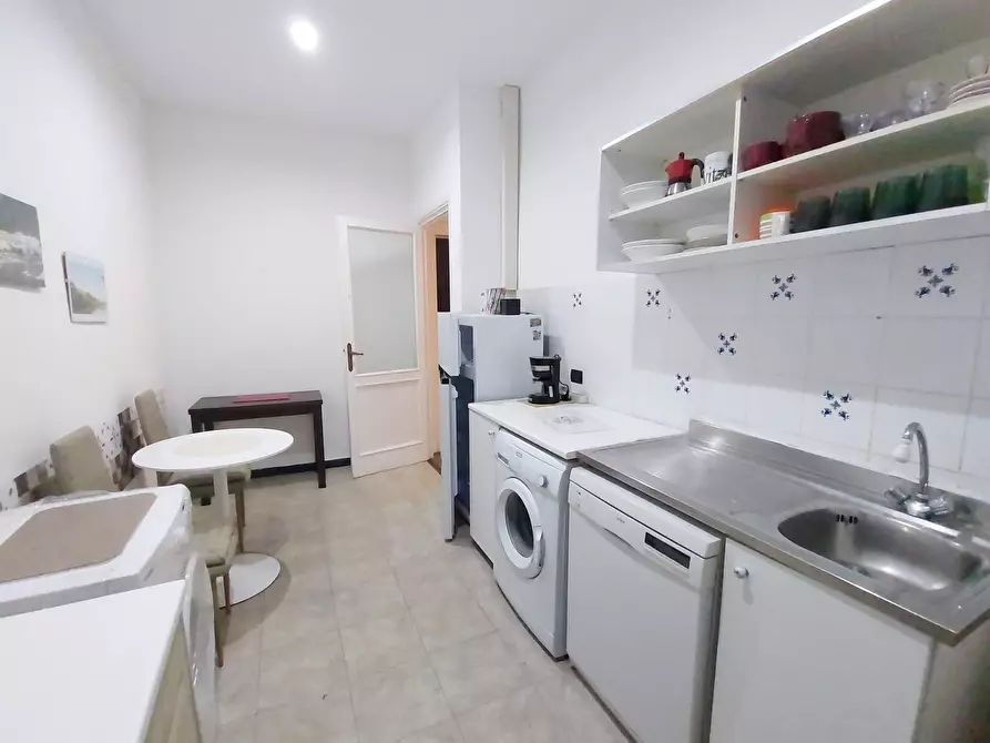 Immagine 9 di Trilocale in vendita  in Corso Magenta a Genova