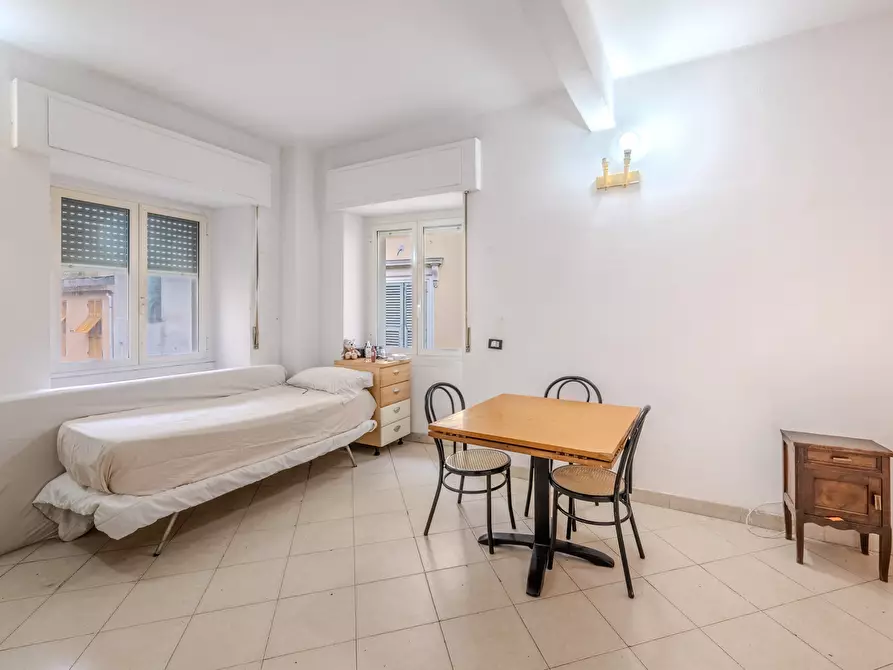 Immagine 20 di Pentalocale in vendita  in Vico Tana 1 a Genova