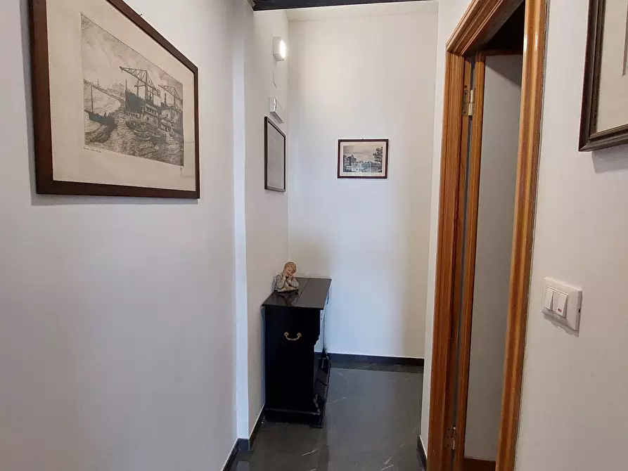 Immagine 11 di Ufficio in vendita  in Via di Sottoripa a Genova