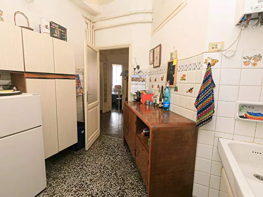 Immagine 58 di Pentalocale in vendita  in Via Benvenuto Cellini 16 a Genova