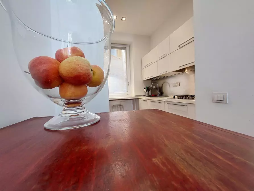 Immagine 1 di Trilocale in vendita  in Via Ameglia a Genova