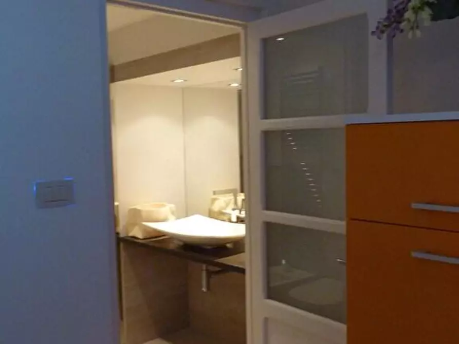 Immagine 11 di Monolocale in vendita  in Passeggiata Francesco Baracca a Alassio