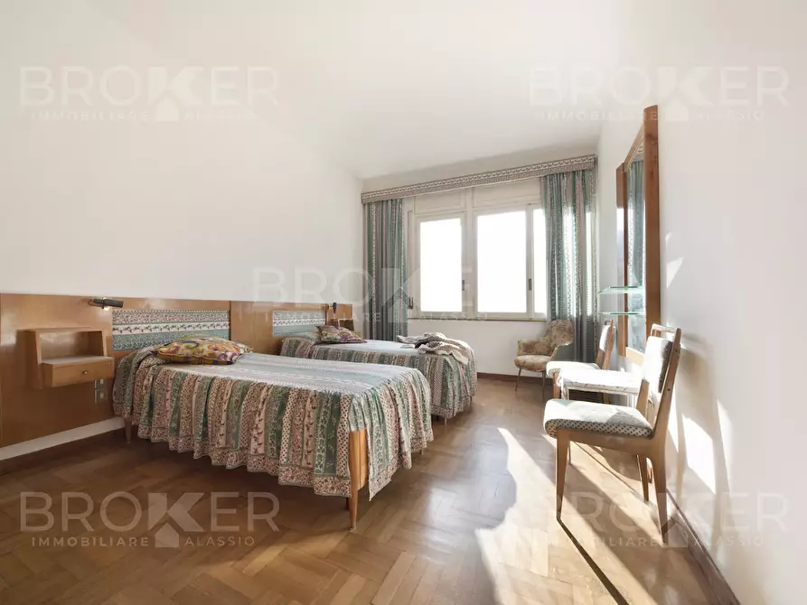 Immagine 16 di Pentalocale in vendita  in Via Don Aurelio Piccagli 12 a Alassio