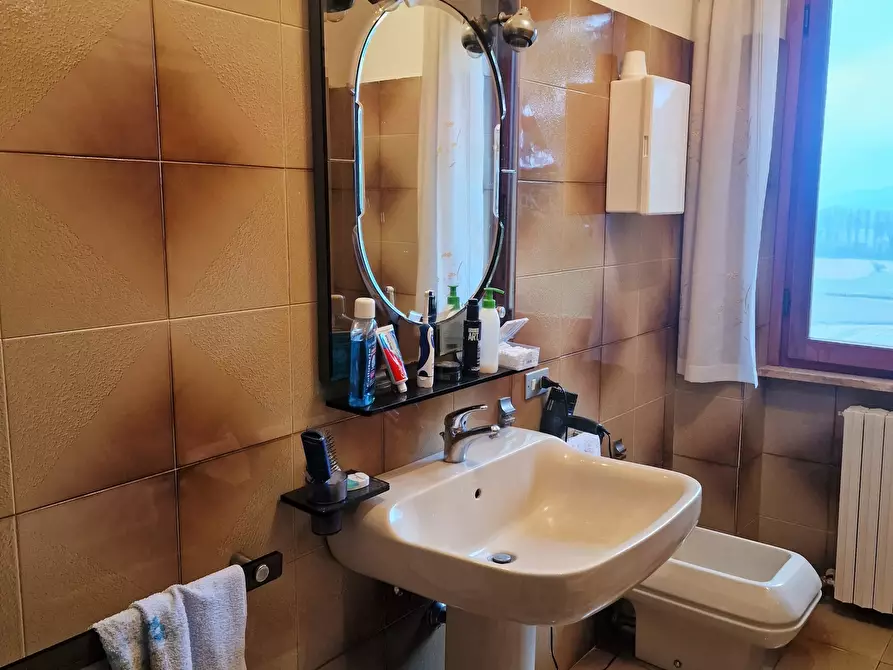 Immagine 39 di Casa bifamiliare in vendita  in Viale Ranchi 2 a Umbertide