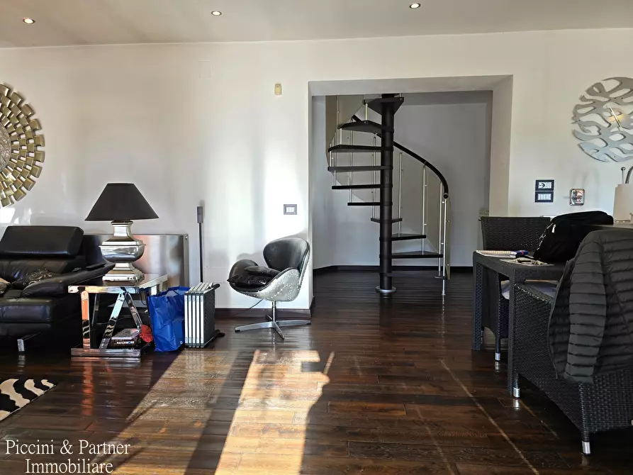 Immagine 15 di Villa in vendita  in Via dei Romani a Magione