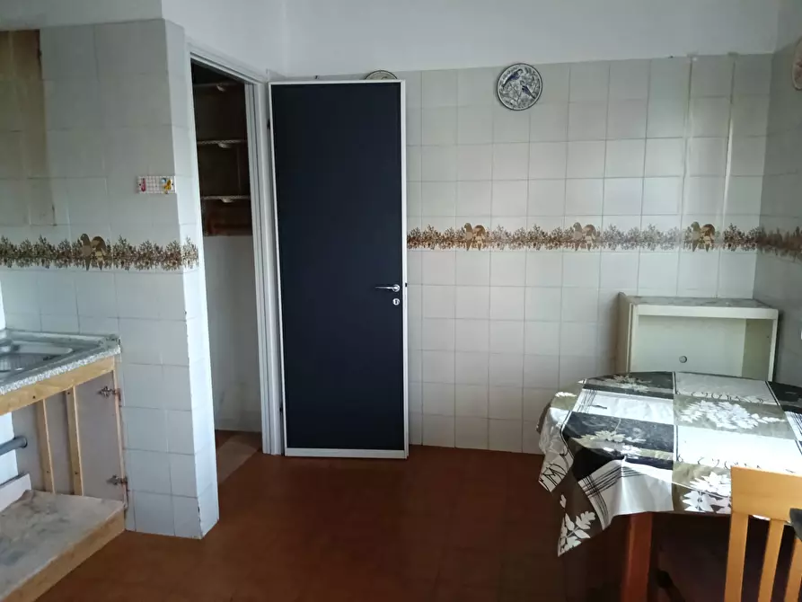 Immagine 11 di Pentalocale in vendita  in Via Marcello Garosi a Massa