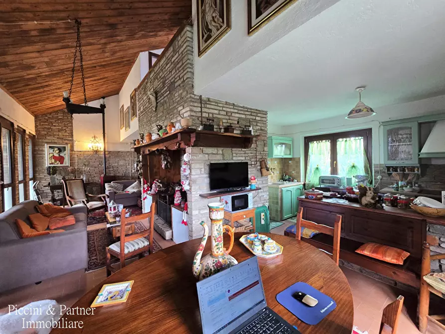 Immagine 25 di Villa in vendita  in Via IV Novembre 15 a Passignano Sul Trasimeno