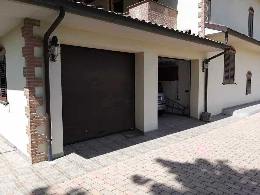 Immagine 23 di Villa in vendita  in Via Saragat 18 a Castiglione Del Lago
