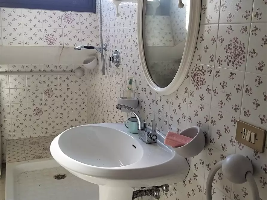 Immagine 25 di Quadrilocale in vendita  in Piazza Cesare Caporali 4 a Castiglione Del Lago