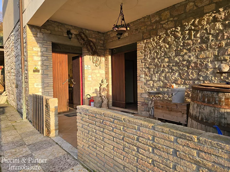 Immagine 5 di Rustico / casale in vendita  in Frazione Paradiso a Assisi