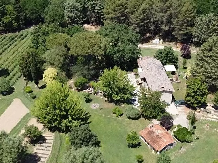 Immagine 2 di Rustico / casale in vendita  in Strada Ponte Resina - Monte Acutello 1 a Perugia