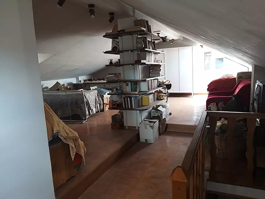 Immagine 19 di Quadrilocale in vendita  in Piazza Cesare Caporali 4 a Castiglione Del Lago