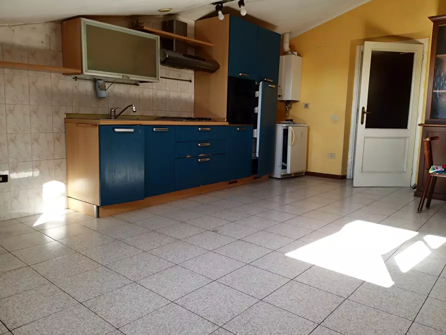 Immagine 7 di Trilocale in vendita  in Piazza Balilla 11 a Castiglione Del Lago