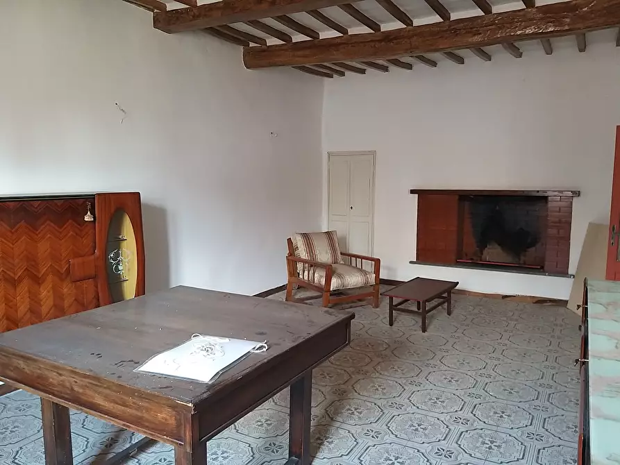 Immagine 9 di Quadrilocale in vendita  in Piazza Cesare Caporali 4 a Castiglione Del Lago