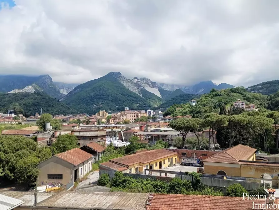 Immagine 14 di Attico in vendita  in Viale XX Settembre 5 a Carrara