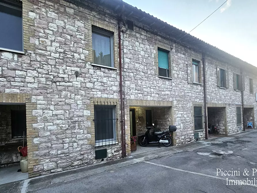 Immagine 57 di Villetta a schiera in vendita  in Via della Madonna dell'Olivo a Assisi