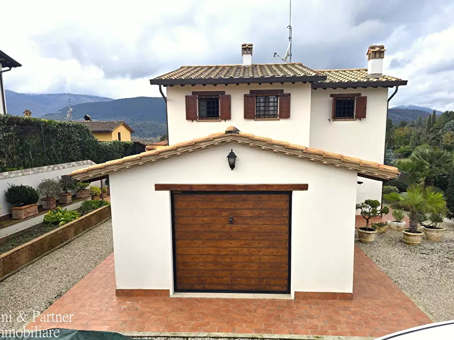 Immagine 2 di Villa in vendita  in Strada Tiberina Nord 395 a Perugia