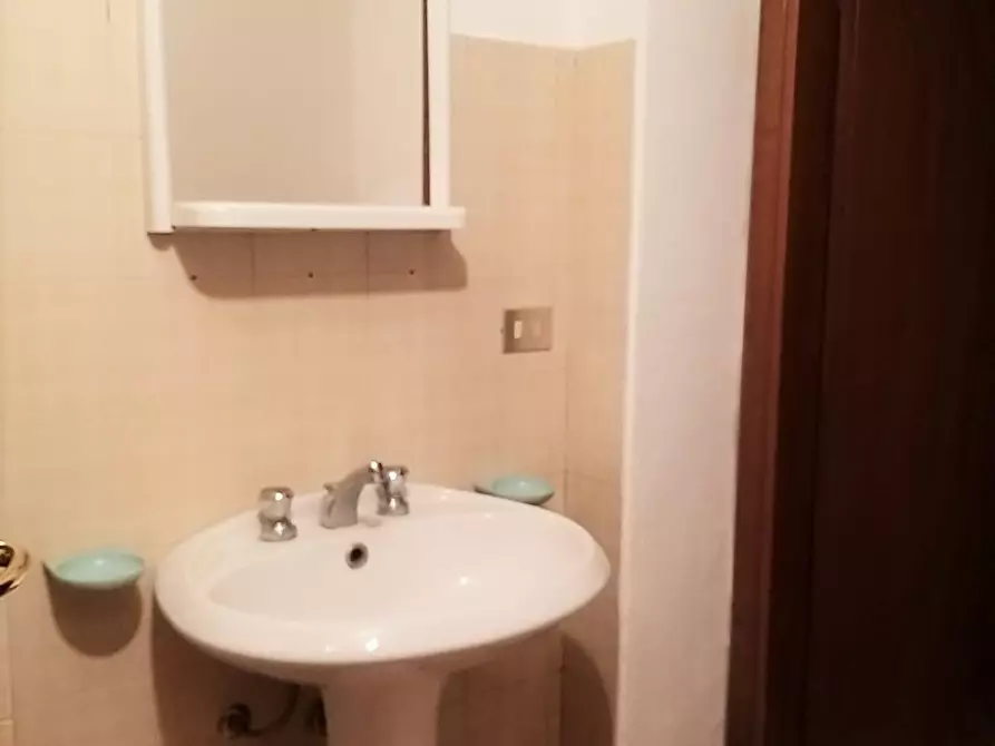 Immagine 20 di Porzione di casa in vendita  in Via Anghiari a Castiglione Del Lago