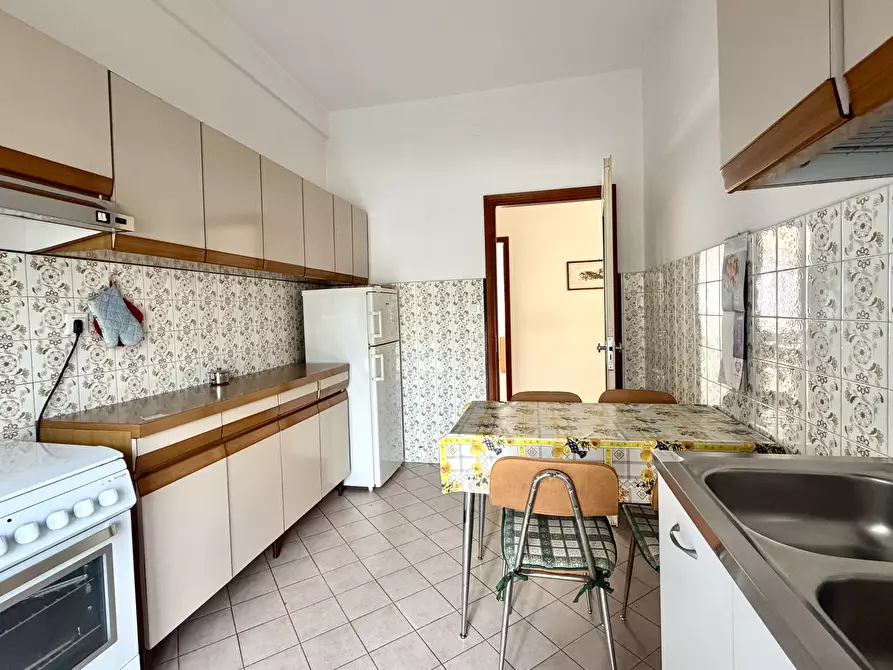 Immagine 13 di Quadrilocale in vendita  in Corso Europa 38 a Diano Marina