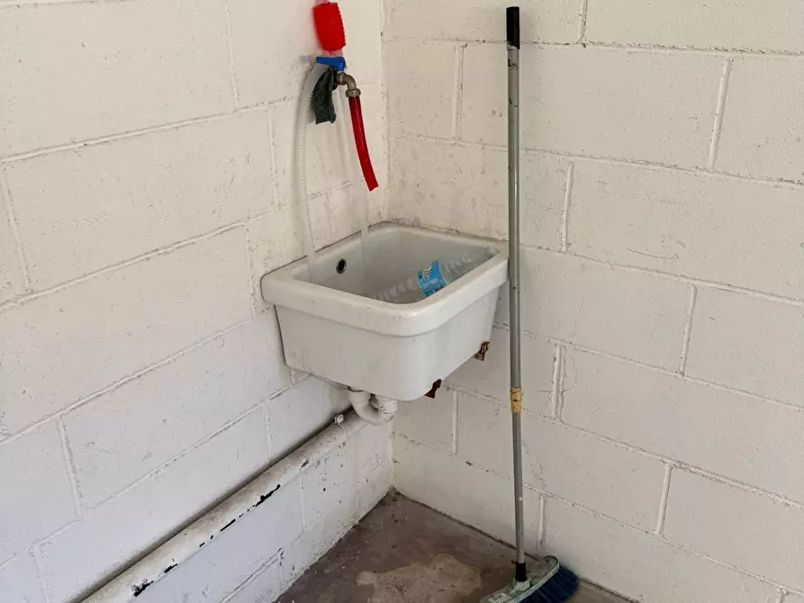 Immagine 3 di Garage in vendita  in Via Galileo Galilei 159 a San Remo