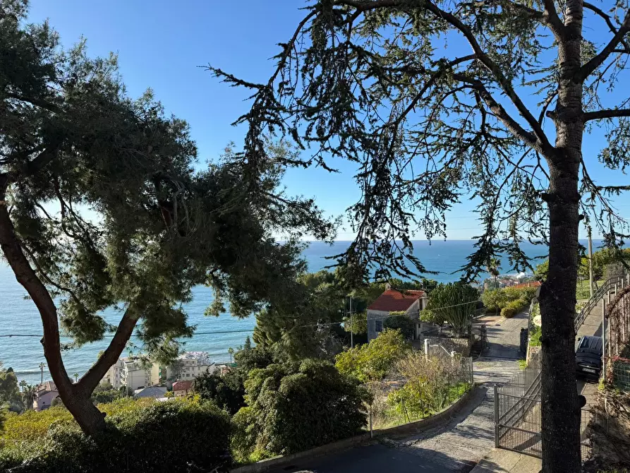 Immagine 5 di Bilocale in vendita  in Via Val D'Olivi 277 a San Remo