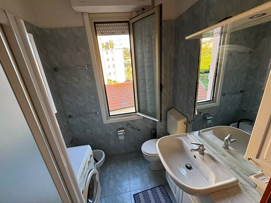 Immagine 11 di Trilocale in vendita  in Corso degli Inglesi 590 a San Remo