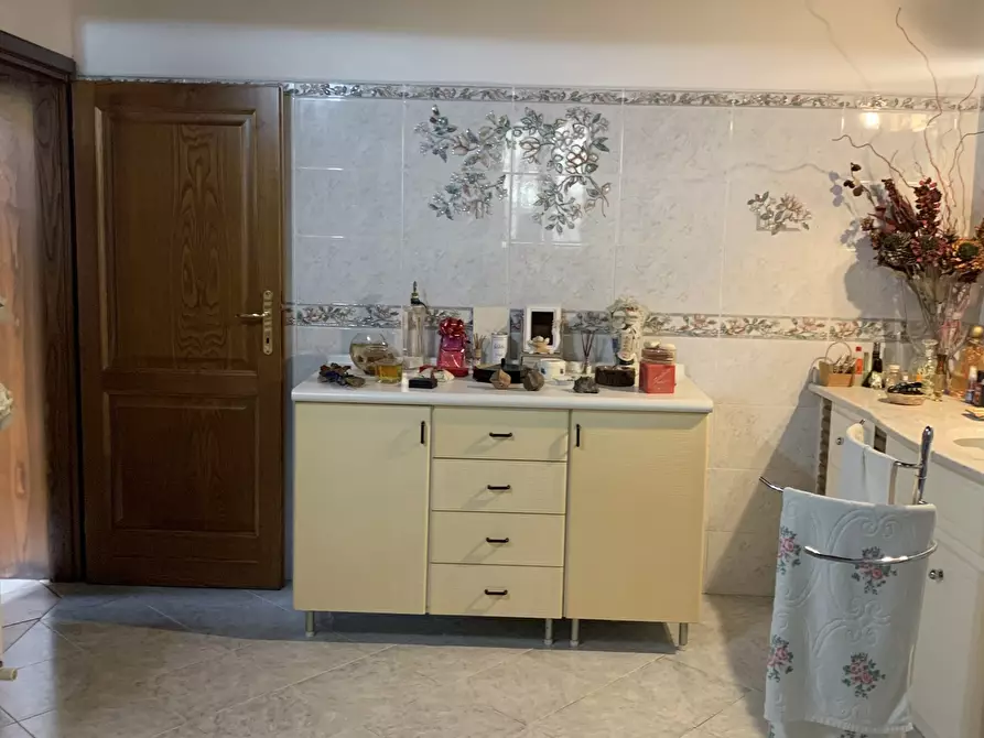 Immagine 9 di Porzione di casa in vendita  a Camaiore