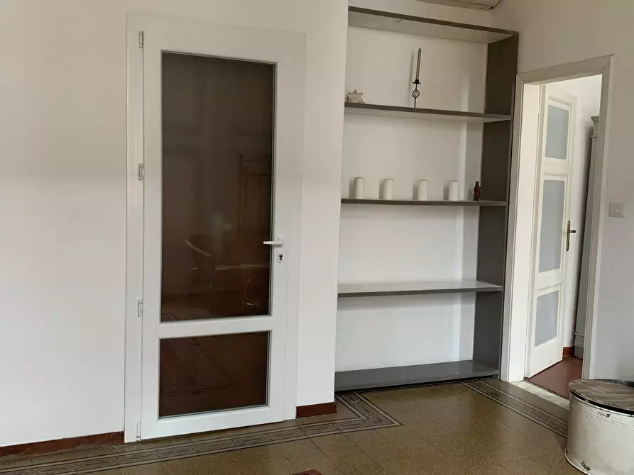 Immagine 3 di Bilocale in affitto  a Pietrasanta