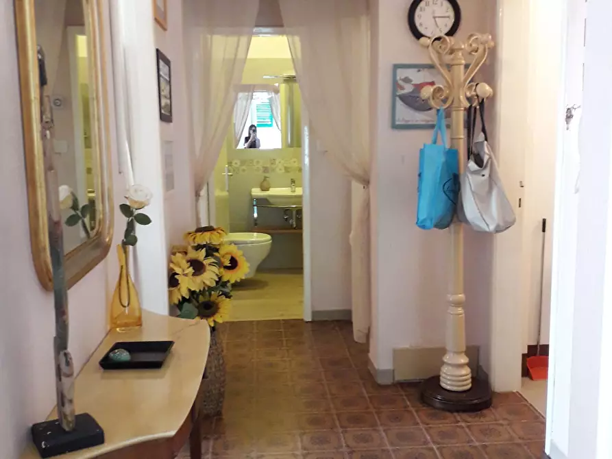 Immagine 13 di Quadrilocale in affitto  a Pietrasanta
