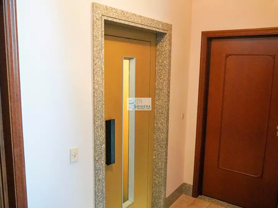 Immagine 14 di Bilocale in vendita  in Via Aurelia Ponente 102 Bis a Santo Stefano Al Mare