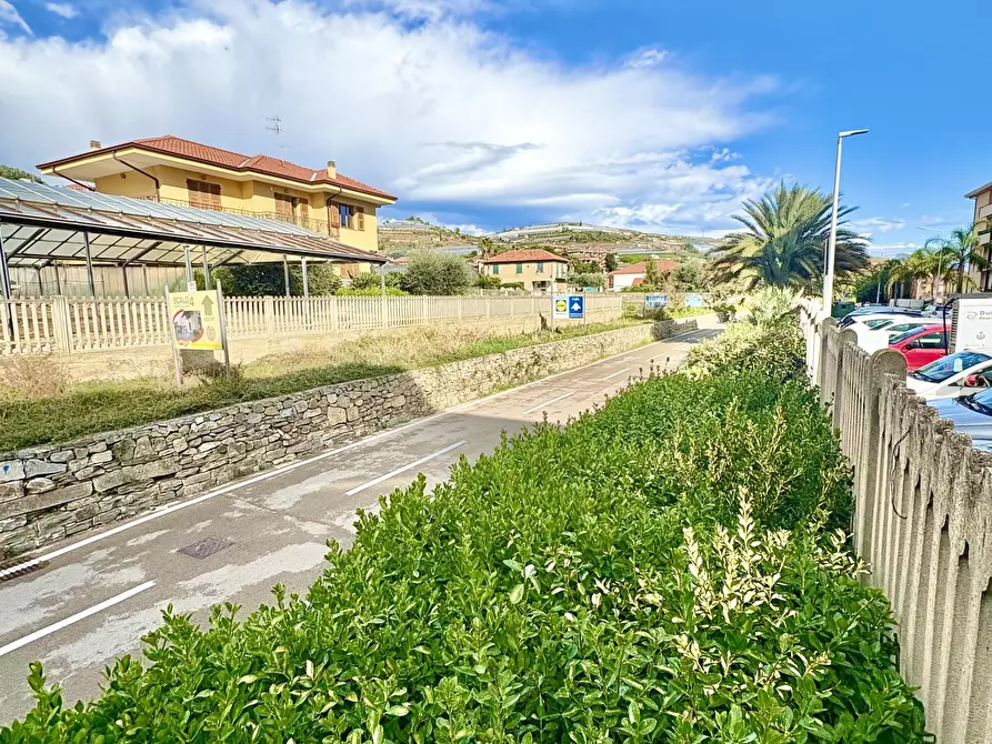 Immagine 29 di Monolocale in vendita  in Via Allavena a Riva Ligure