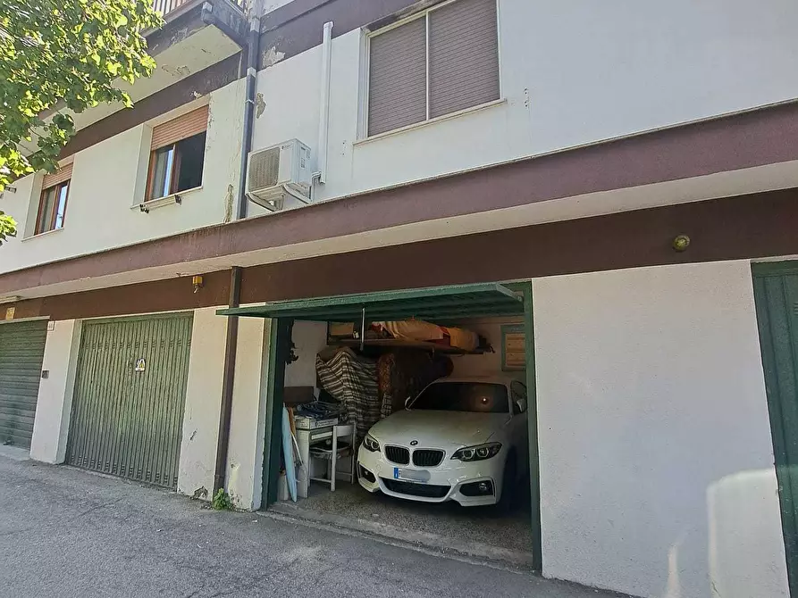 Immagine 34 di Pentalocale in vendita  in Via Martiri VI Ott. 73A a Lanciano