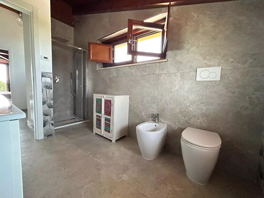 Immagine 16 di Pentalocale in vendita  a Treglio